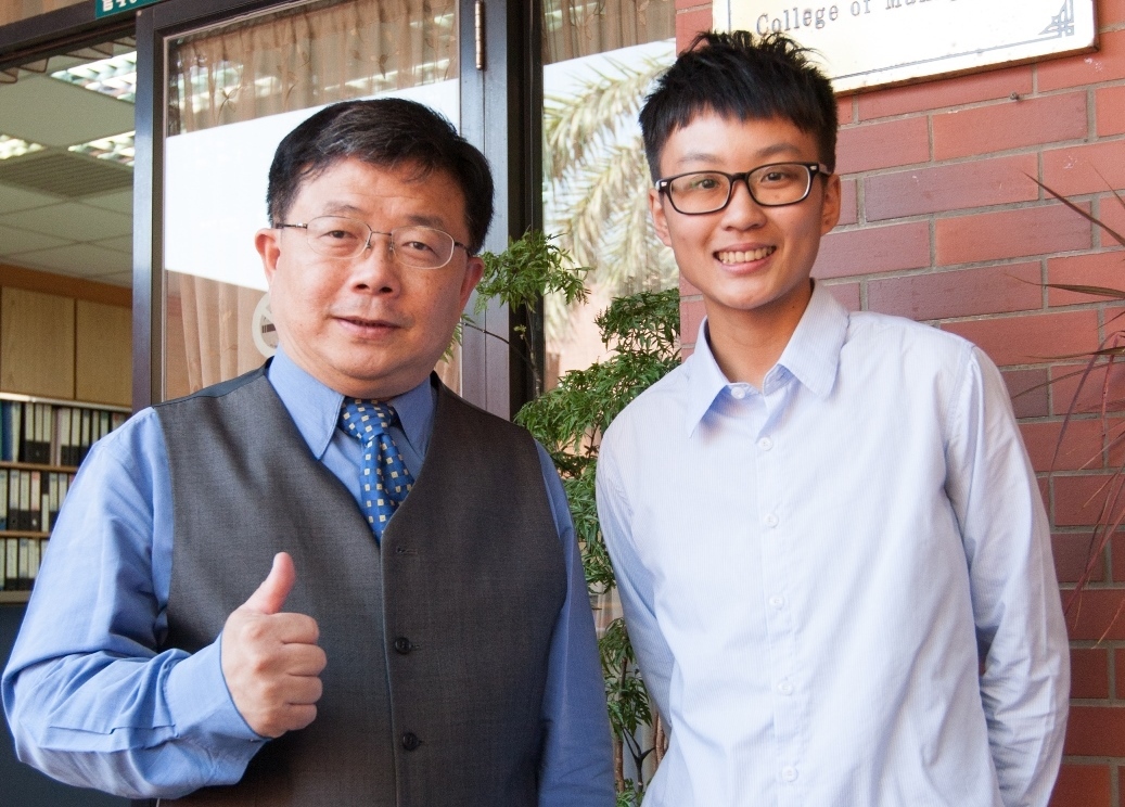 劉宜欣與李清潭院長合影圖片