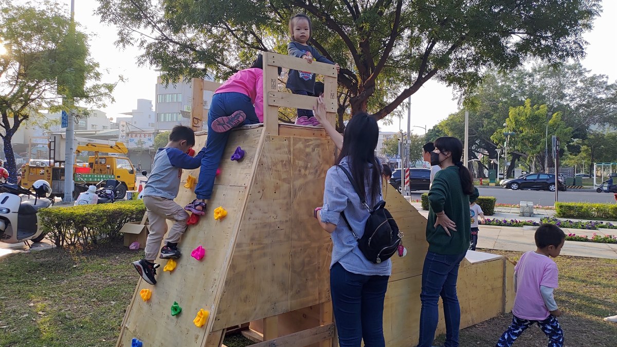 Students and teachers made innovative playground equipment from discarded pallets