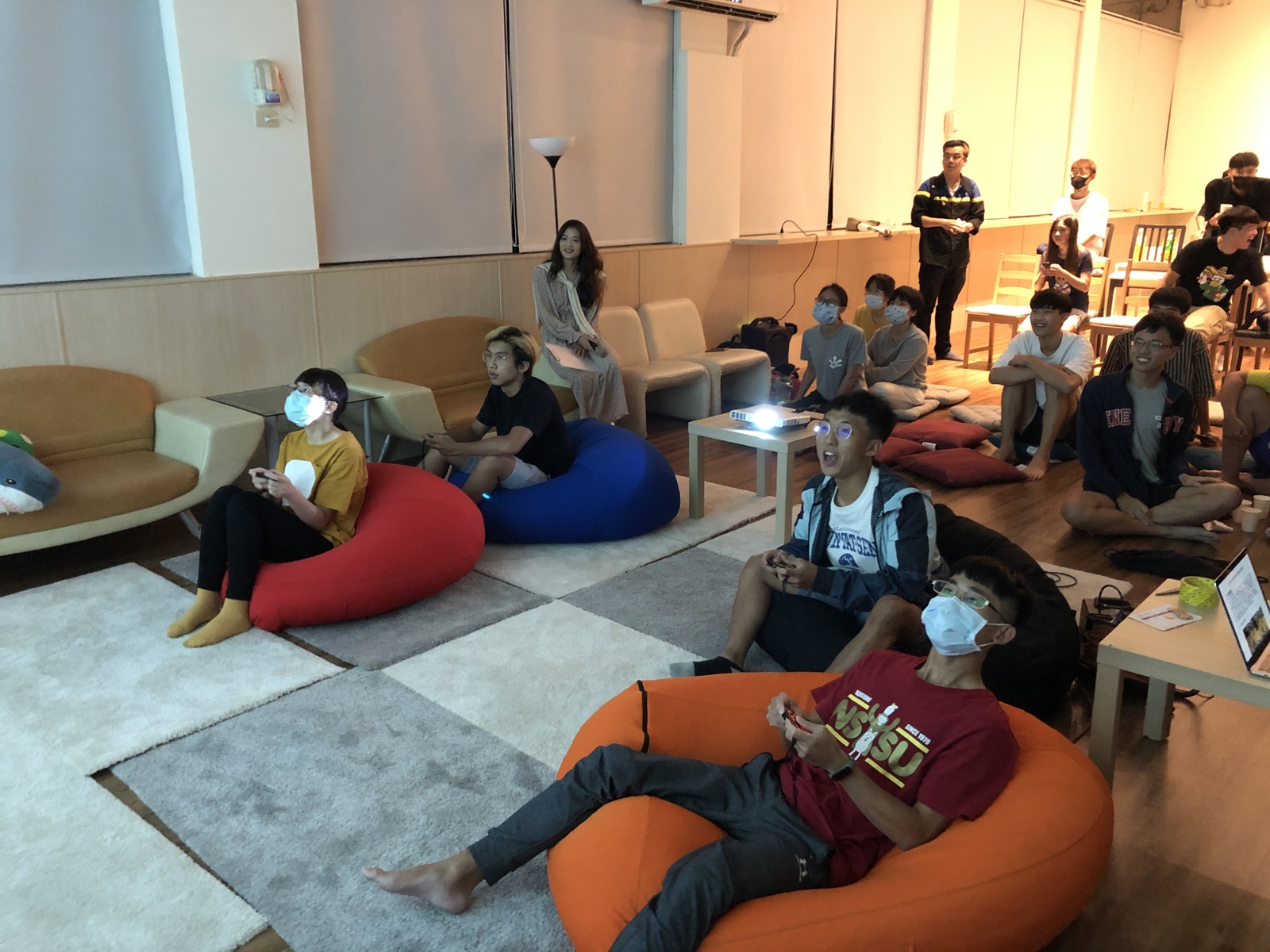 NSYSU Tainan Club has recently utilized the space of the common room to organize a “Switch Mario Kart night”. / Photo by NSYSU Tainan Club