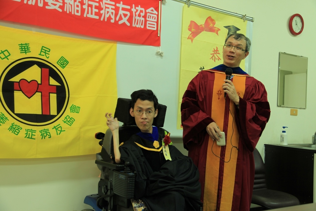 資工系黃英哲主任圖片