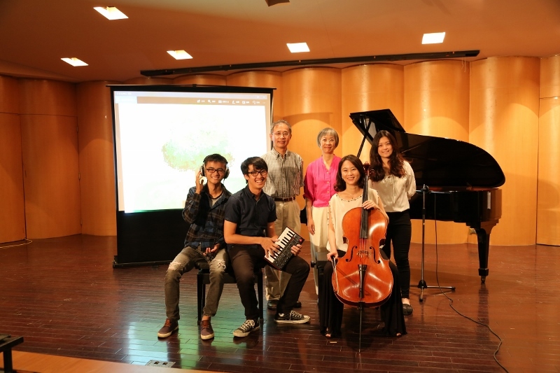 Standing, from left Professor Chi-Cheng Cheng, Professor Kwang-I Ying and research team membersImage