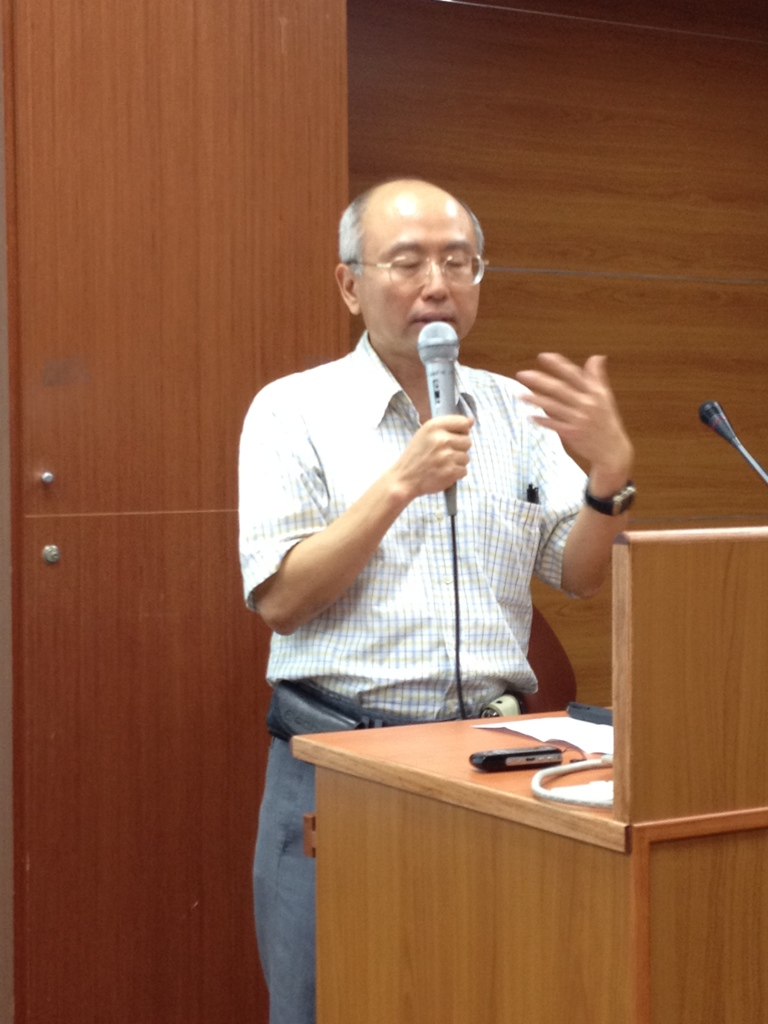 慈濟大學醫學資訊系教授的陳錦龍教授，介紹青春之泉與老年醫學的概念圖片