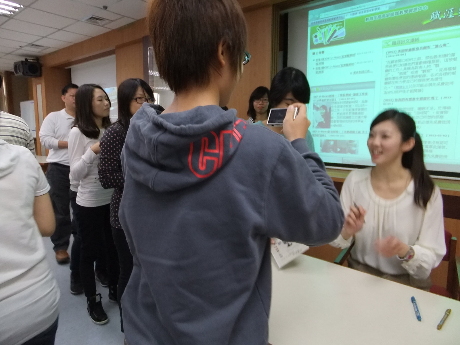 三立資深記者帶你一同聊是非、寫新聞圖片