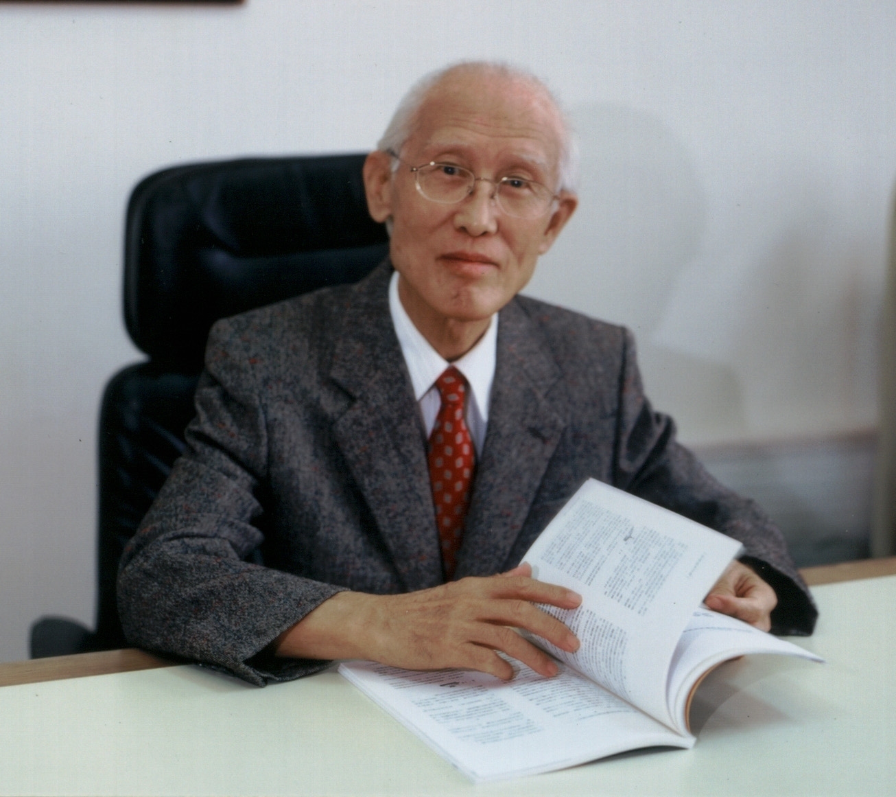 余光中教授獲頒香港中文大學榮譽文學博士學位.圖片