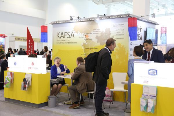  Scholars from 52 Countries Engage in Education Discussion at APAIEImage