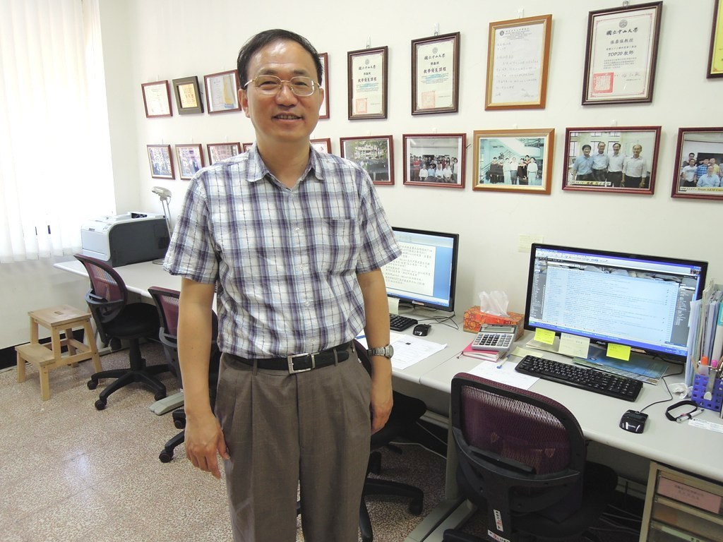 物理系張鼎張教授圖片