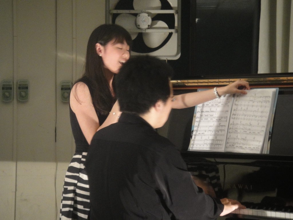 演奏現場〈On my own〉圖片