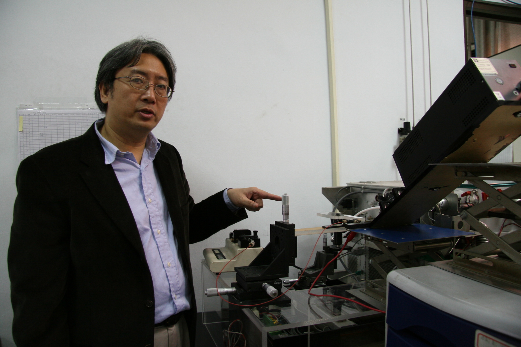 國立中山大學化學系教授謝建台與質譜游離源圖片