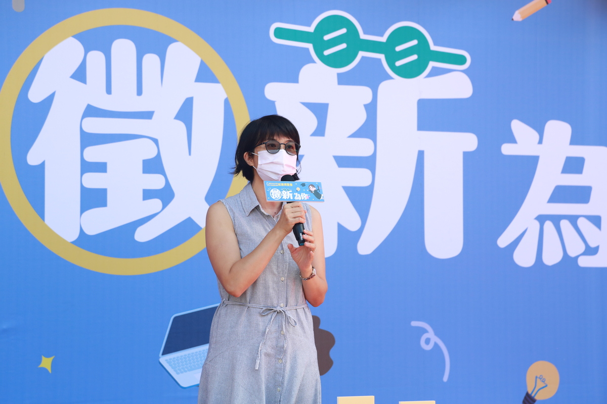 The Director of the Training and Employment Center of Labor Bureau, Kaohsiung City Government, Ru-Yi Yang said that the job fair can let this year’s fresh graduates go through the first stage of finding employment, by having interviews, enhance their knowledge on companies and trends in workplaces.