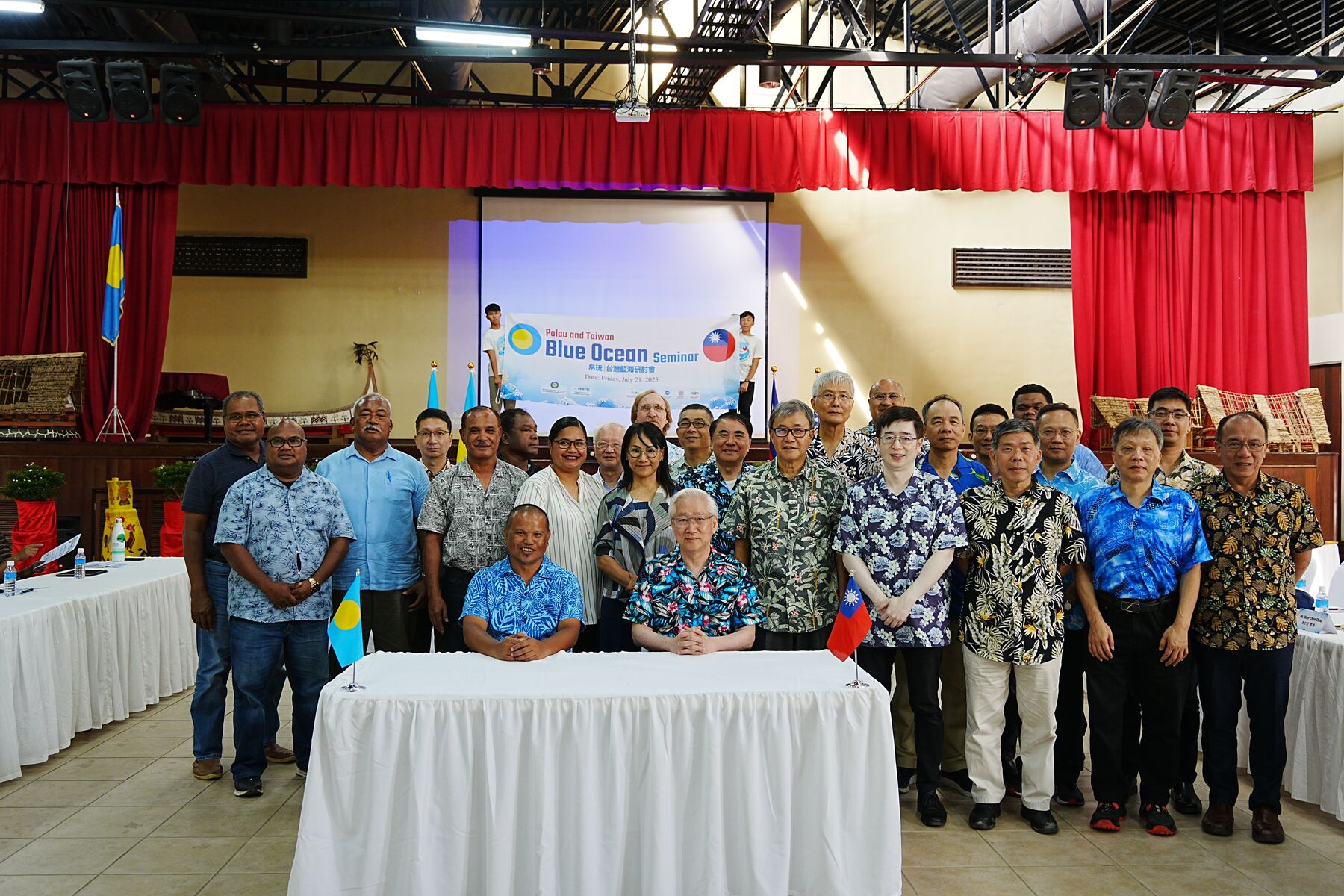 NSYSU, Minister of Agriculture, Fisheries, and the Environment of Palau, Palau Community College, and Palau International Coral Reef Center announced the collaboration by signing a memorandum of understanding (MOU) at the Palau and Taiwan Blue Ocean Seminar. Through this collaboration, NSYSU and Palau’s academic institutions will collectively initiate various projects of oceanography, such as blue carbon economy, climate change, marine ecological system conservation, and marine biodiversity