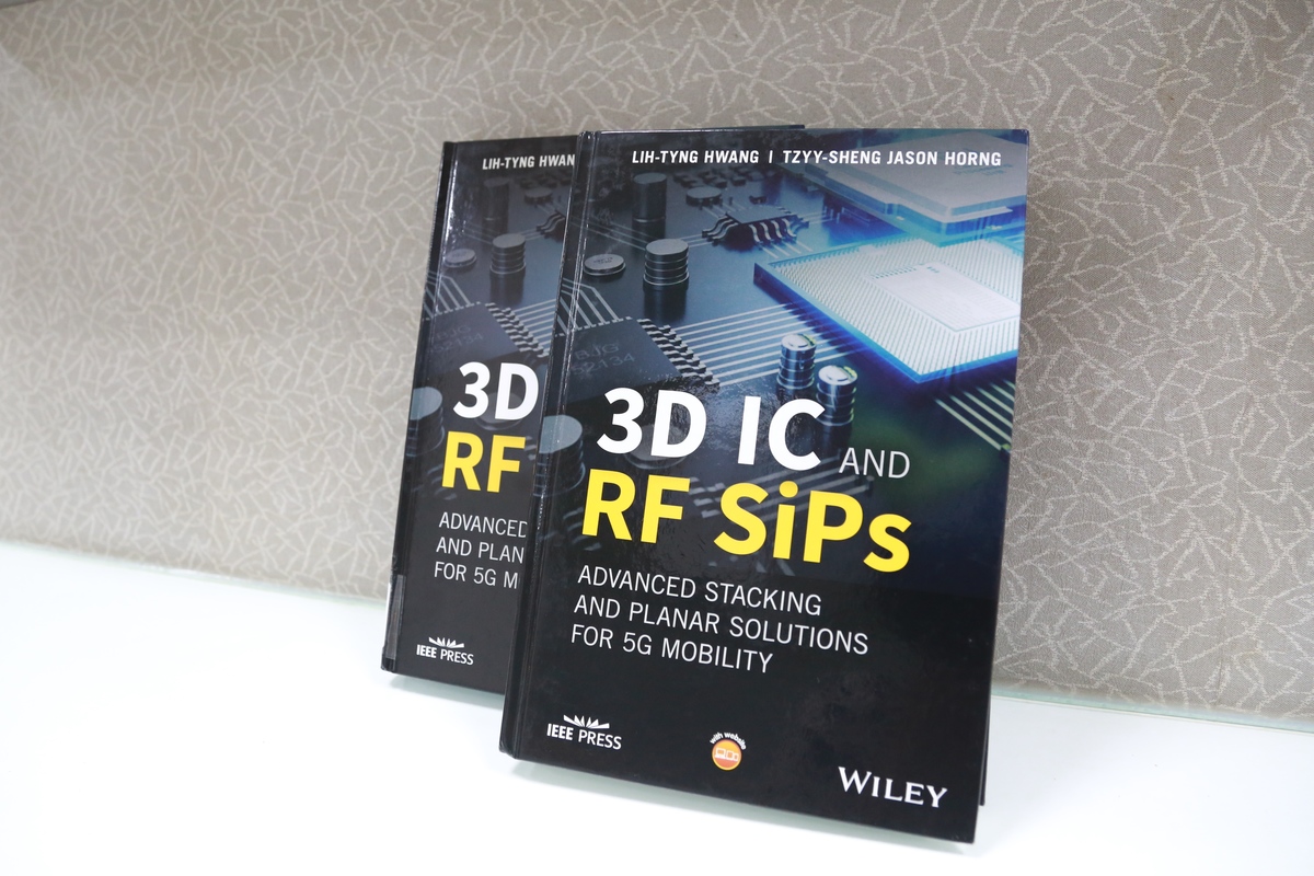 “3D IC and RF SiPs, Advanced Stacking and Planar Solutions for 5G” obtained the Most Influential Research Monograph Award in the category of Engineering Technology.Image