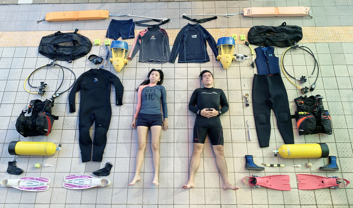 Scuba diving equipment