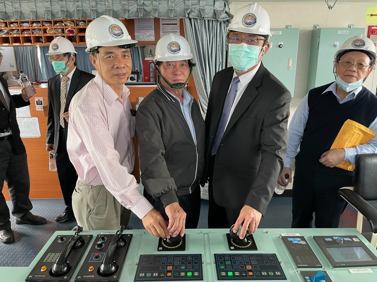 NSYSU, Nan Liu, KMU tie alliance to develop cosmetics from marine natural productsImage