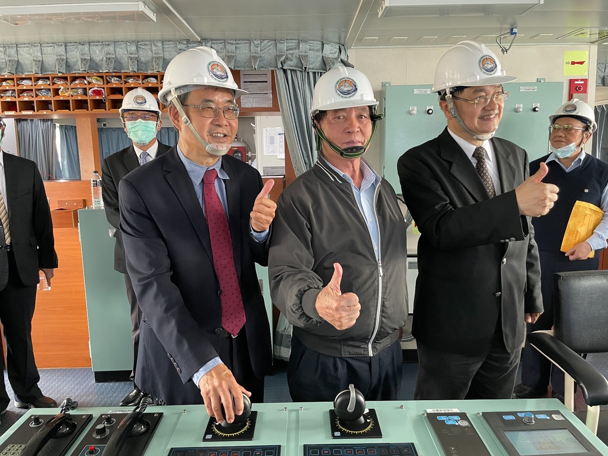 NSYSU, Nan Liu, KMU tie alliance to develop cosmetics from marine natural productsImage
