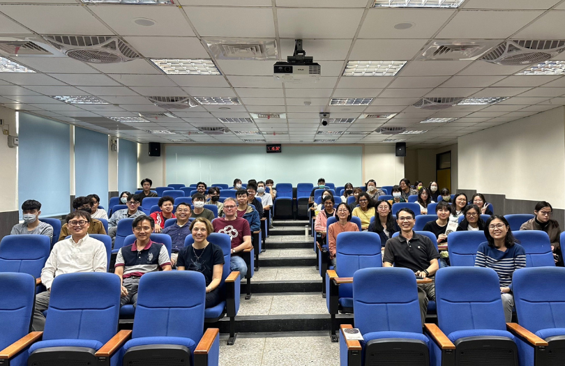 Group photo with students and faculty members of the Department after the talk