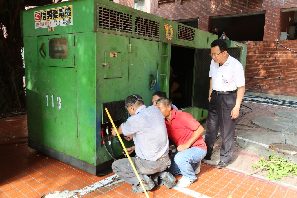 緊急調配大型低壓發電機圖片