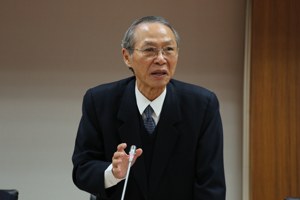 成大黃煌煇校長圖片