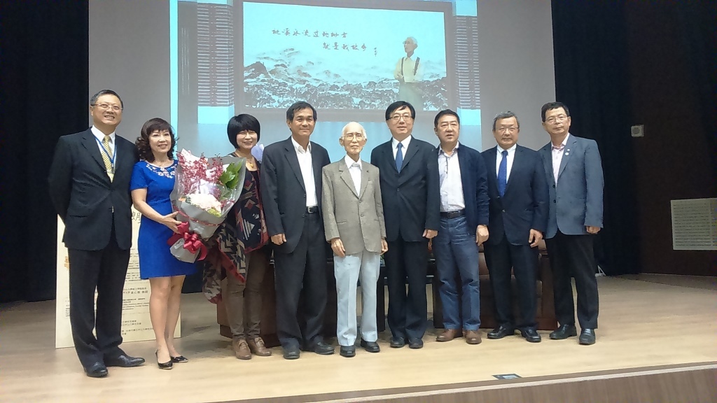 詩與朗誦　余光中：讀出口 詩作才完整圖片