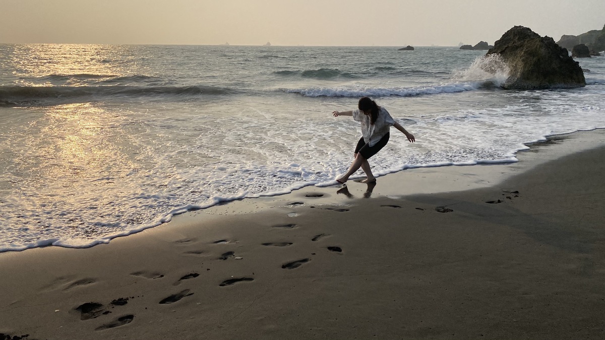 Improvisation workshop guides students to interact with natureImage