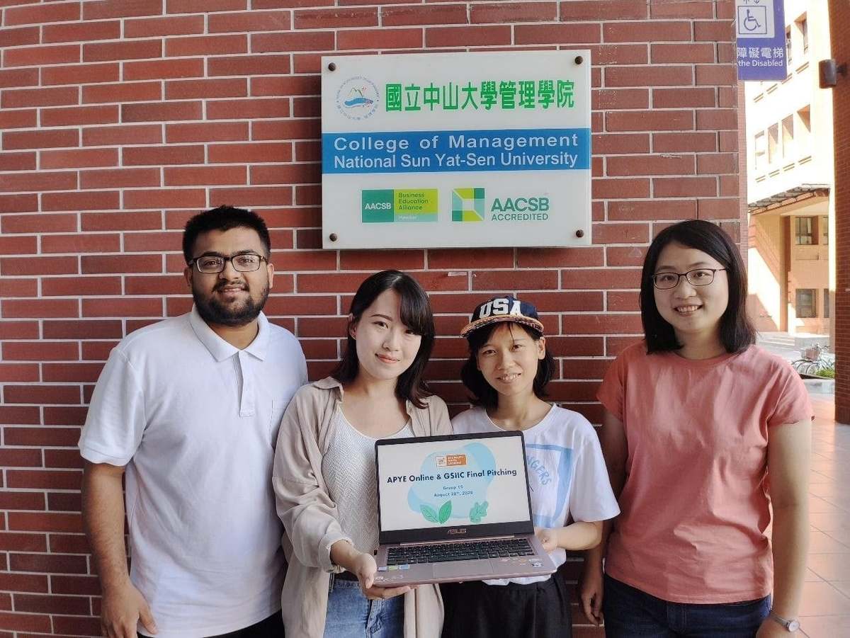 The winning team of NSYSU students. From the left are: Keval Mehta, Leanne Shih, Sam Lee, and Jasmine Chiang. / photo provided by the College of Managament