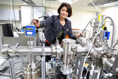 中山大學化學系助理教授王家蓁研發的氣膠檢測儀，能夠探測分析不同成分的氣膠。攝影／陳景清圖片