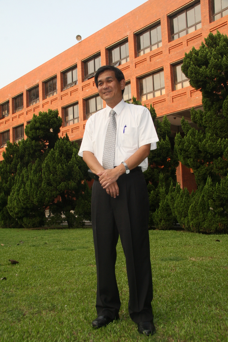 Professor Hung-Duen Yang awarded 65th Academic Award of Ministry of Education