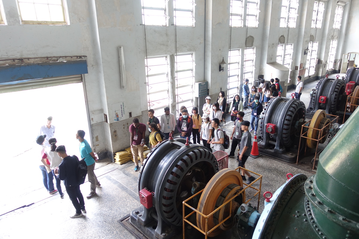Chu Men Unit of Chusaimen Power Plant features hydraulic generators, DC generators and turbines with water wheels.