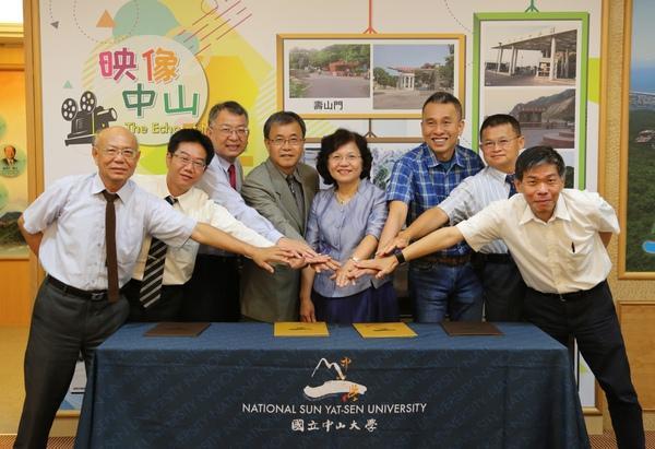 From left: Navy Ship Development Center Consultant Ching-Fu Chung,  Design, Research and Development Division Chief Sheng-Yi Lin, CSBC Corp. General Manager Kuo-Cheng Tseng, NSYSU President Ying-Yao Cheng, Senior Vice President Shiow-Fon Tsay, Jong Shyn Shipbuilding Corp. Deputy Chairman Yu-Lin Han, NSYSU College of Engineering Dean Chua-Chin Wang, College of Marine Sciences Dean Chau-Chang Wang