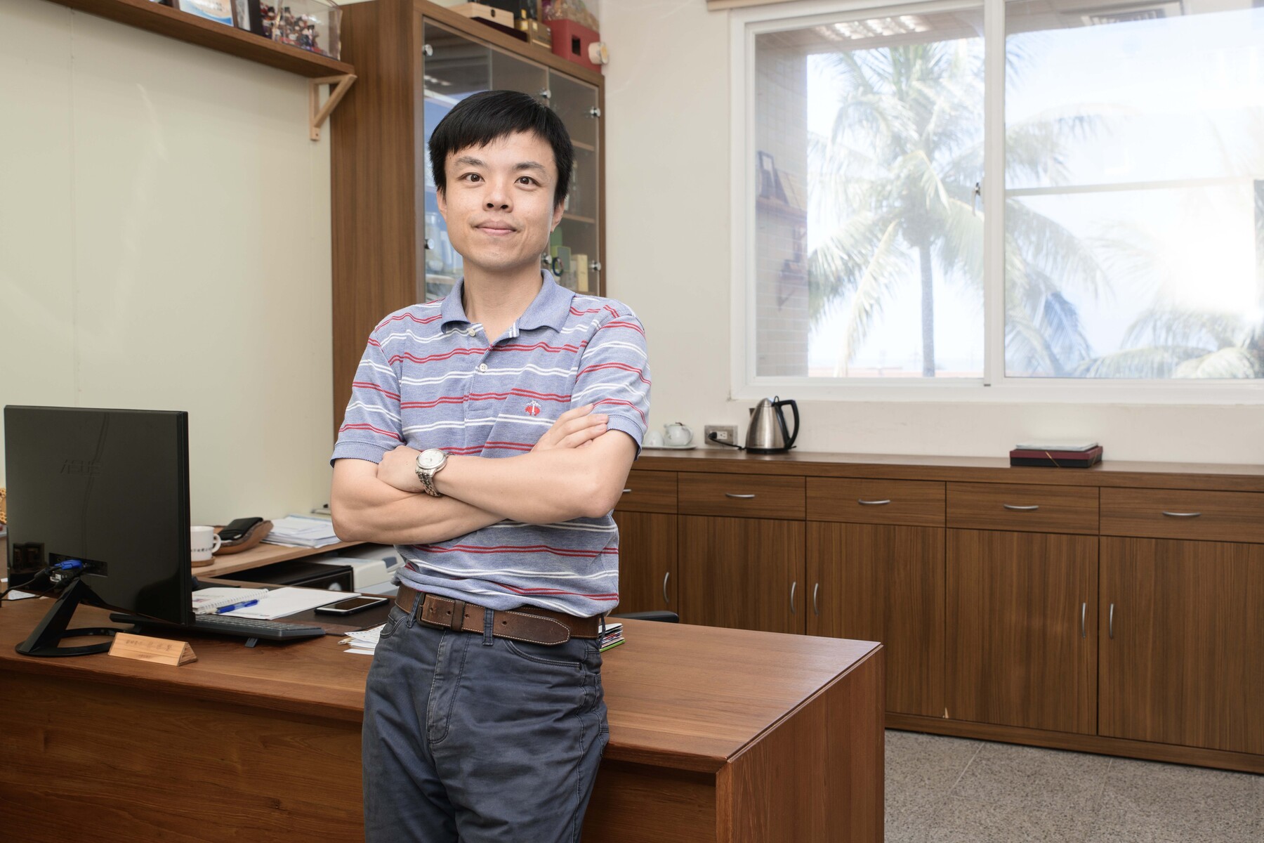 Tsung-Hsien Lin, Si Wan Chair Professor of the Department of Photonics at NSYSU, innovated super-high period chiral photonic crystals to promote the development of intense pulsed light applications.
