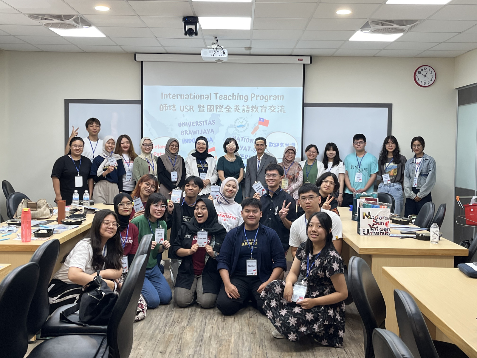 Group photo of "The International Teaching Program 2024" opening.