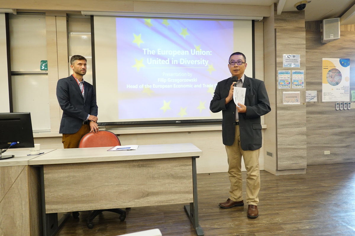 The moderator of the event – Vice President for International Affairs, Professor Chih-Wen KuoImage