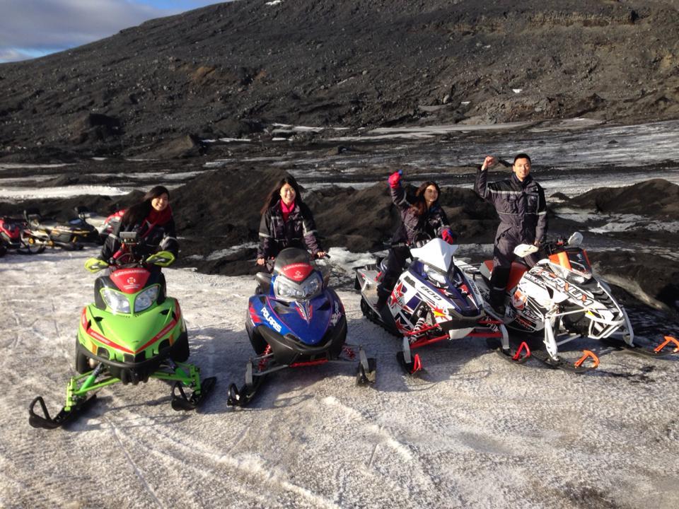 冰島雪上摩托車圖片
