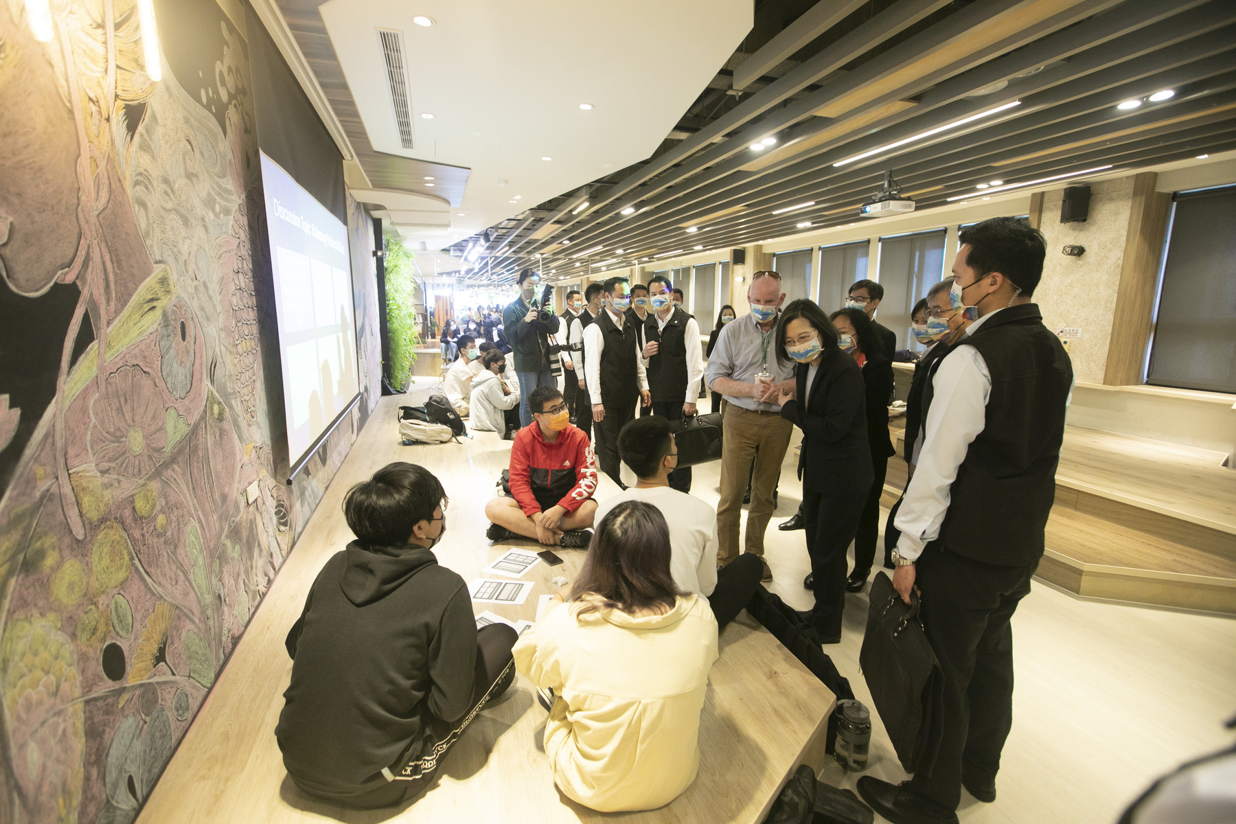 President Tsai Ing-wen visits NSYSU bilingual campus