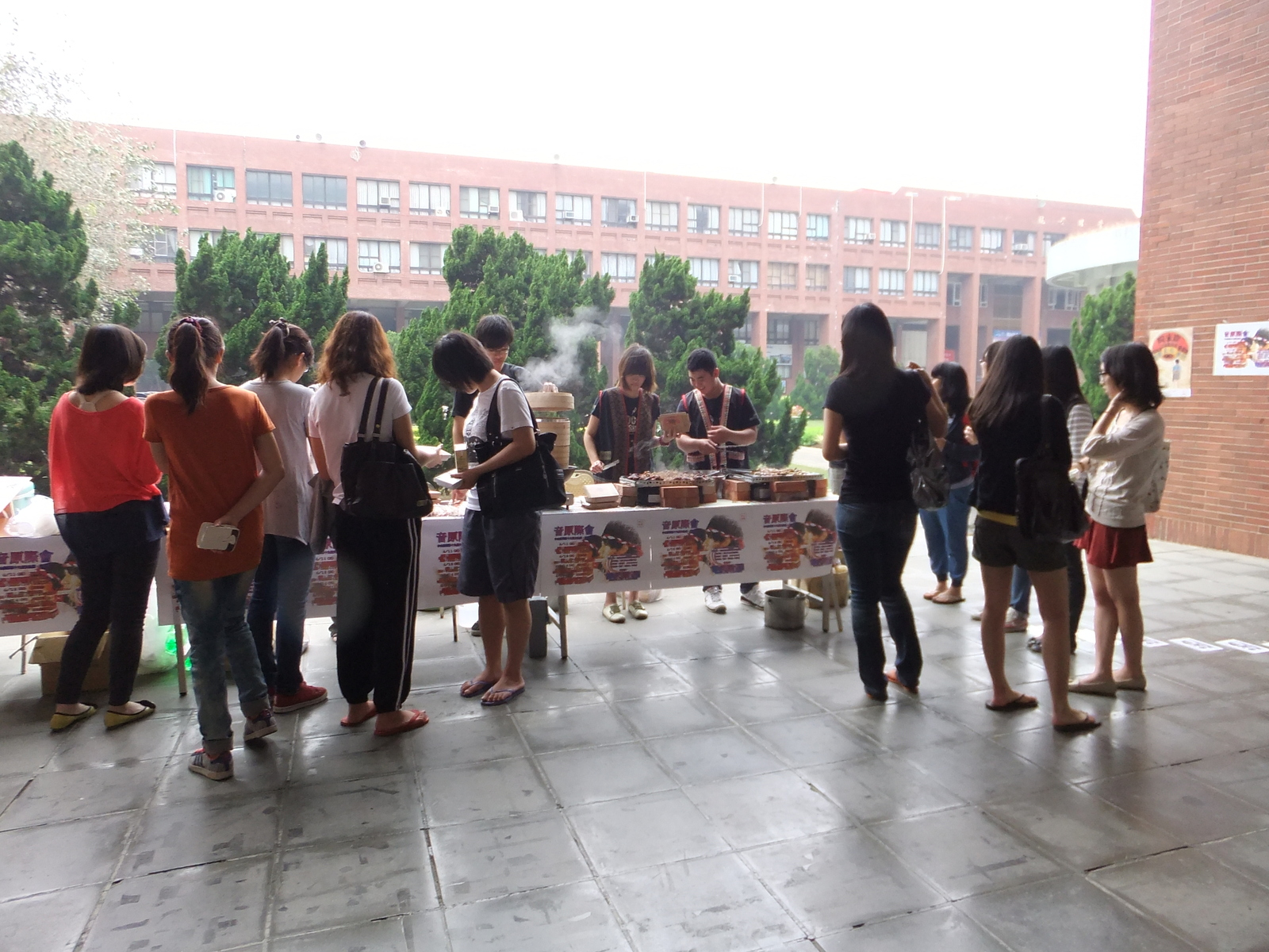原住民美食飄香，中山師生為之瘋狂圖片