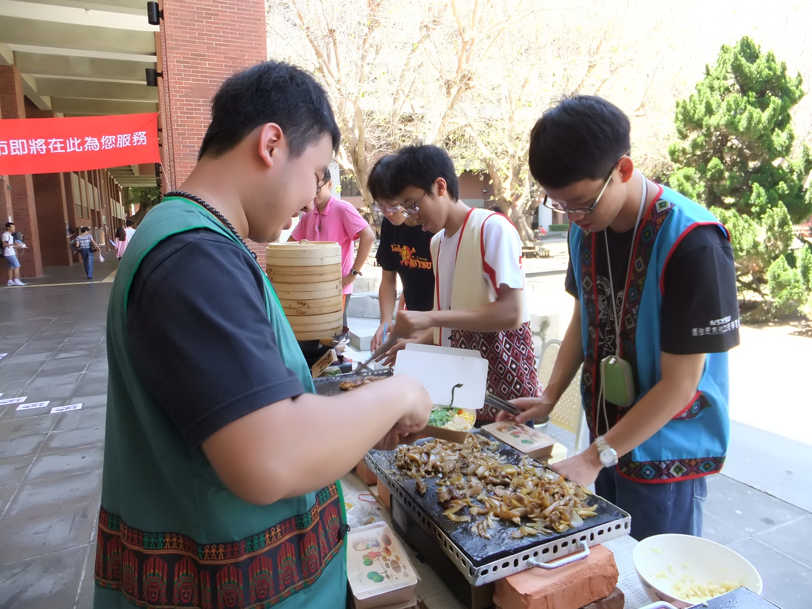 原住民美食飄香，中山師生為之瘋狂圖片