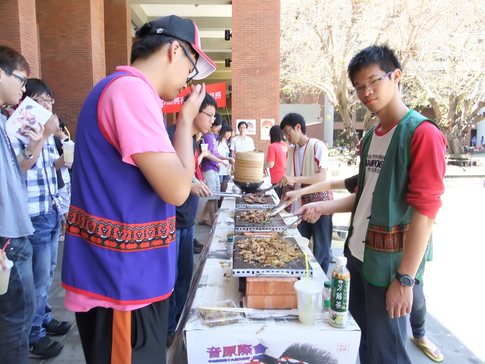 原住民美食飄香，中山師生為之瘋狂圖片