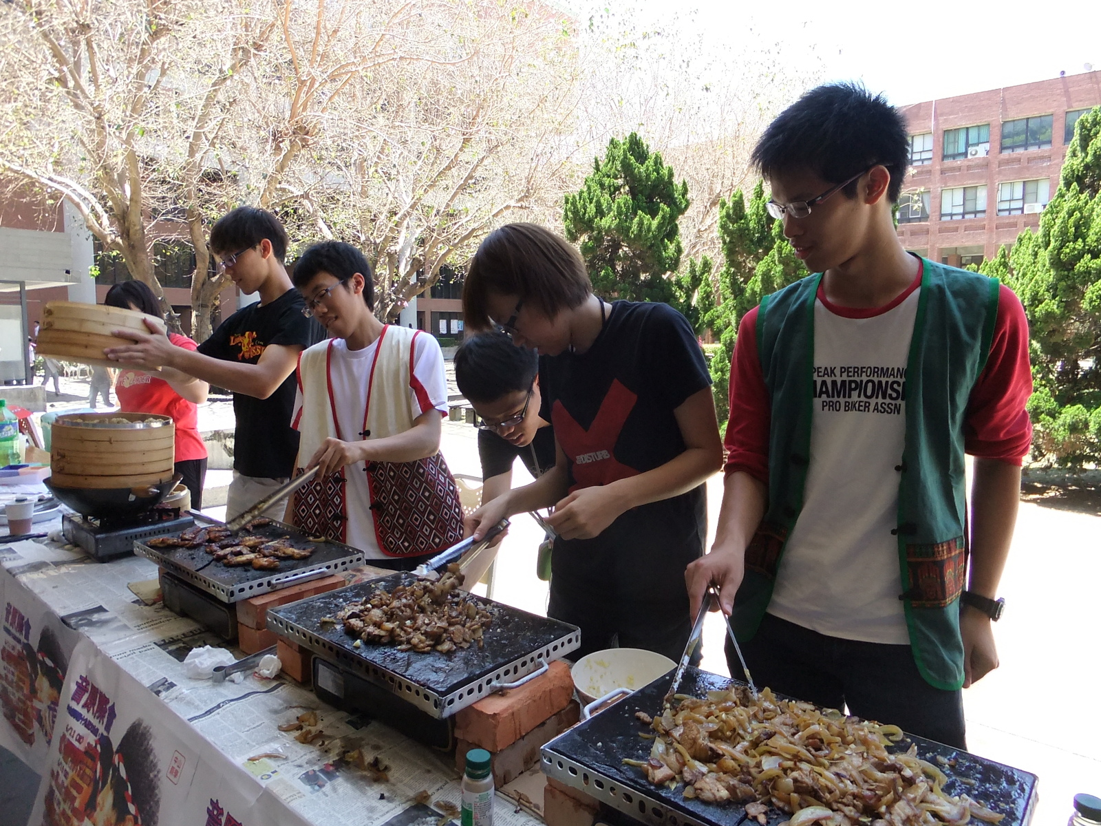 原住民美食飄香，中山師生為之瘋狂圖片
