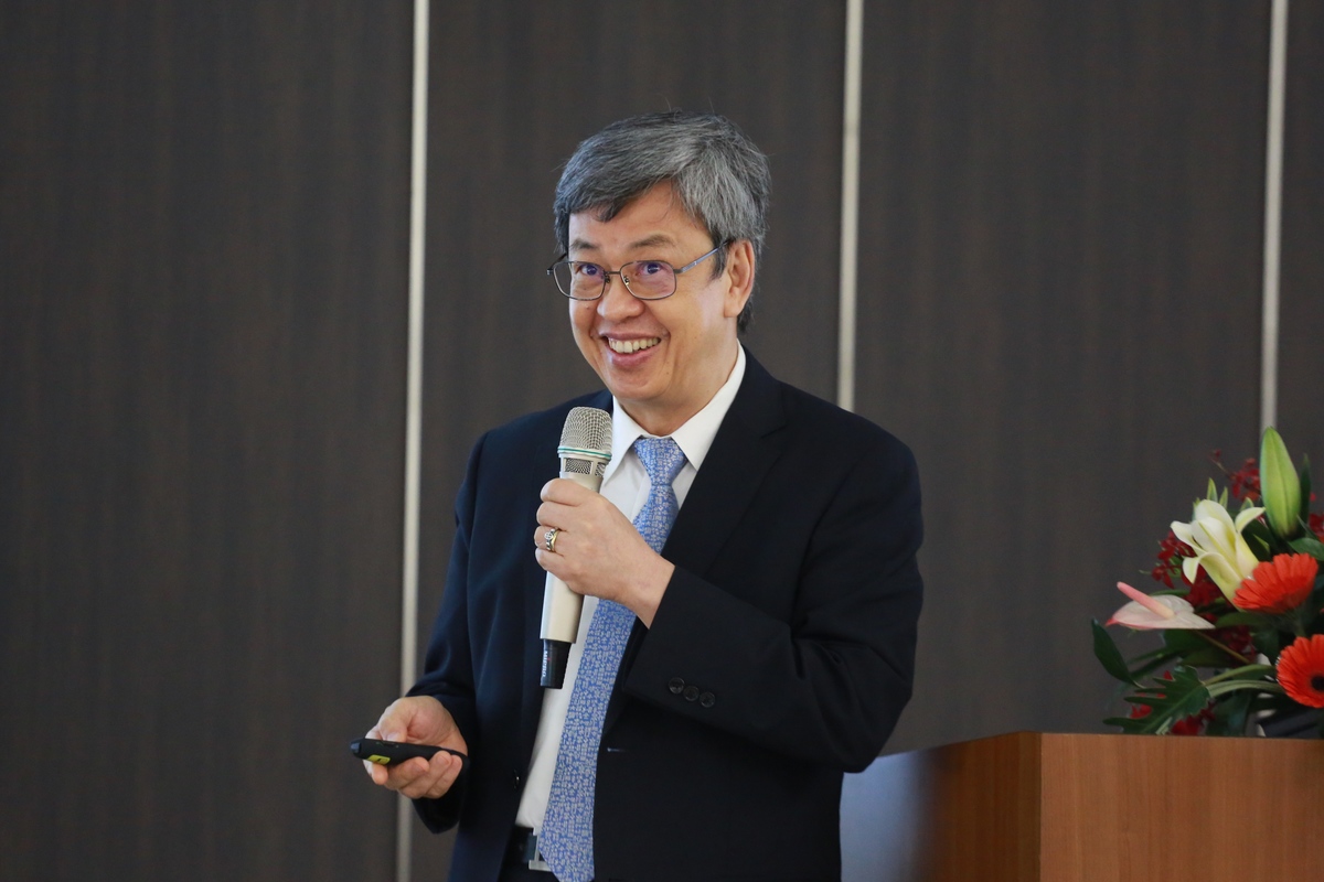 Former Vice President Chen Chien-Jen discussed the research in molecular epidemiology of hepatic inflammation and hepatic carcinoma.Image