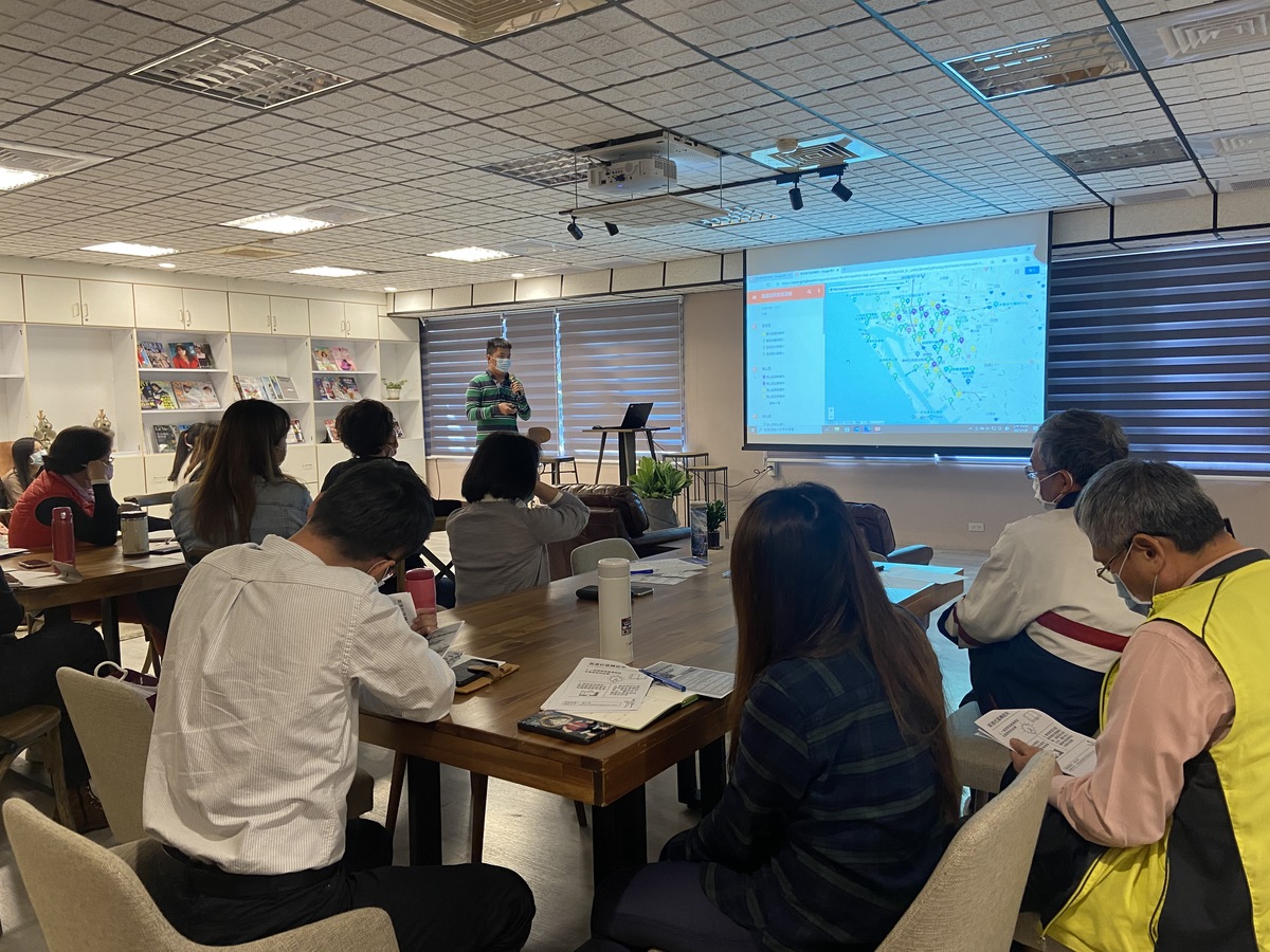 End-of-semester project report: community constructionImage