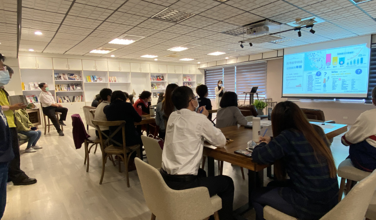 End-of-semester project report: discussion on the Sea Terminal. TIPC employees of various departments join students’ project proposals.Image
