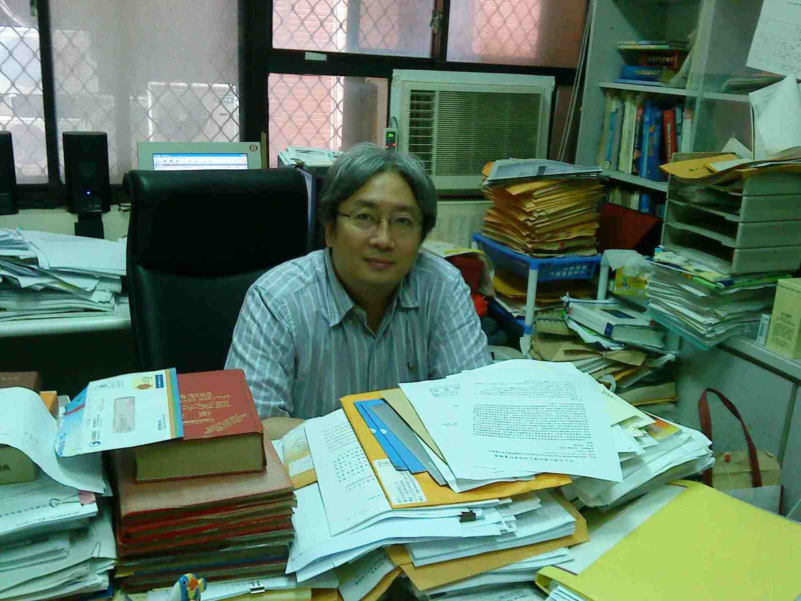 謝建台教授致力於學術研究圖片