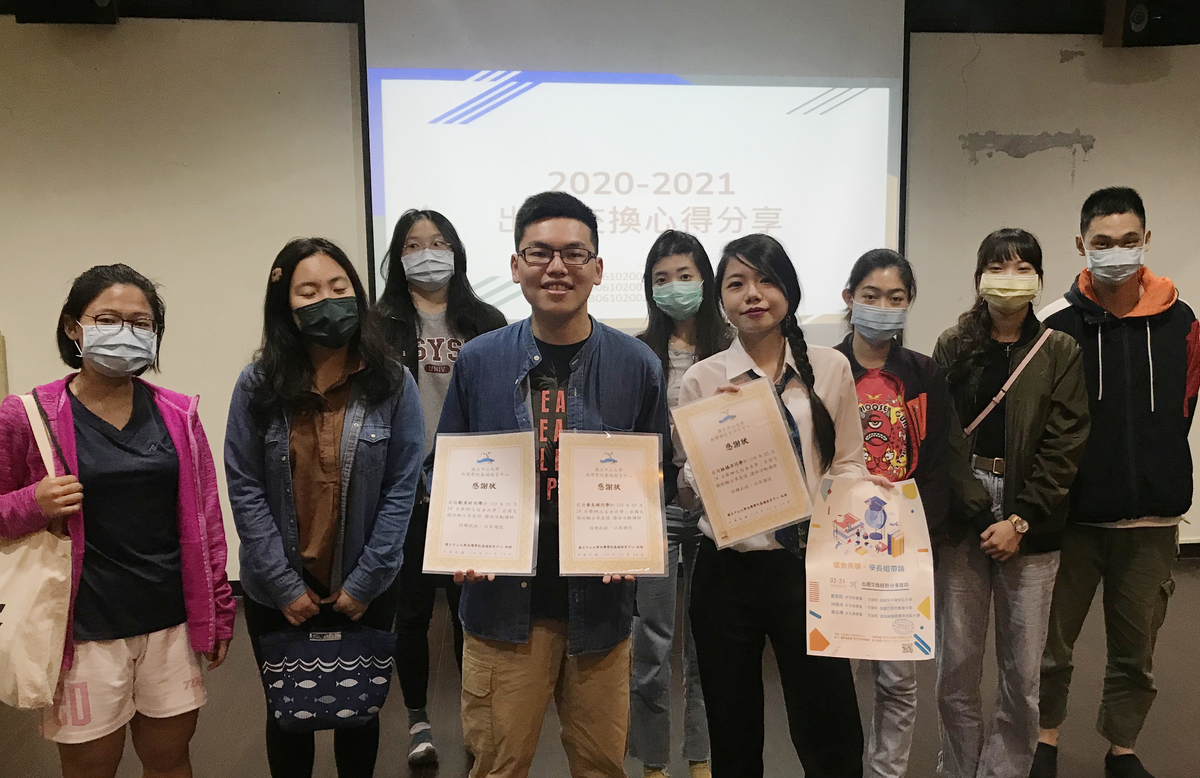 3 senior students share exchange abroad experiencesImage