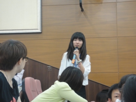 同學交流討論圖片