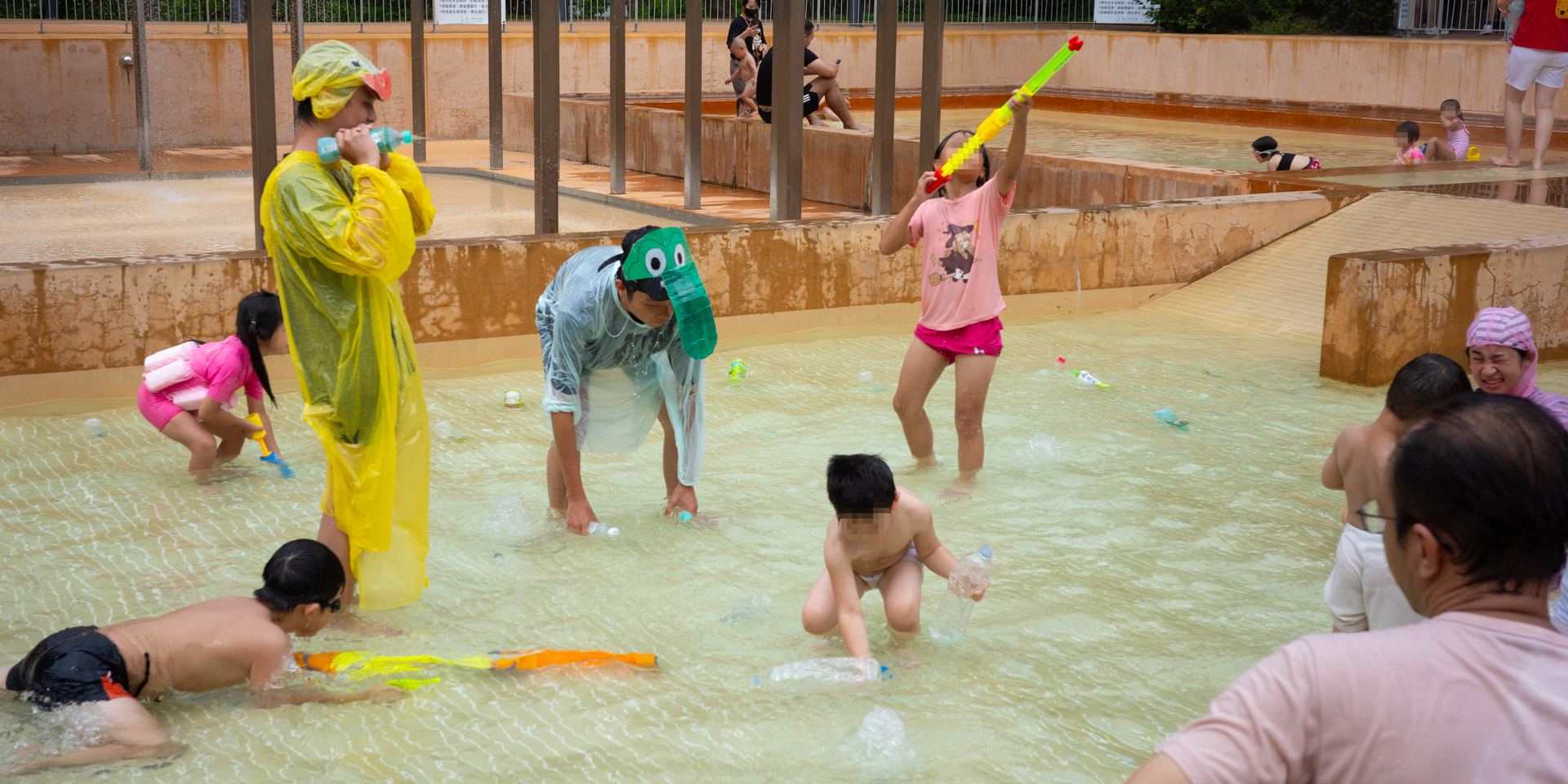 Text and Spatial Narration | Becoming Animal. 'Let's Play' 《三隻動物來戲水》. Performance by 黃政全, 林義豪 and 歐佳怡.Image