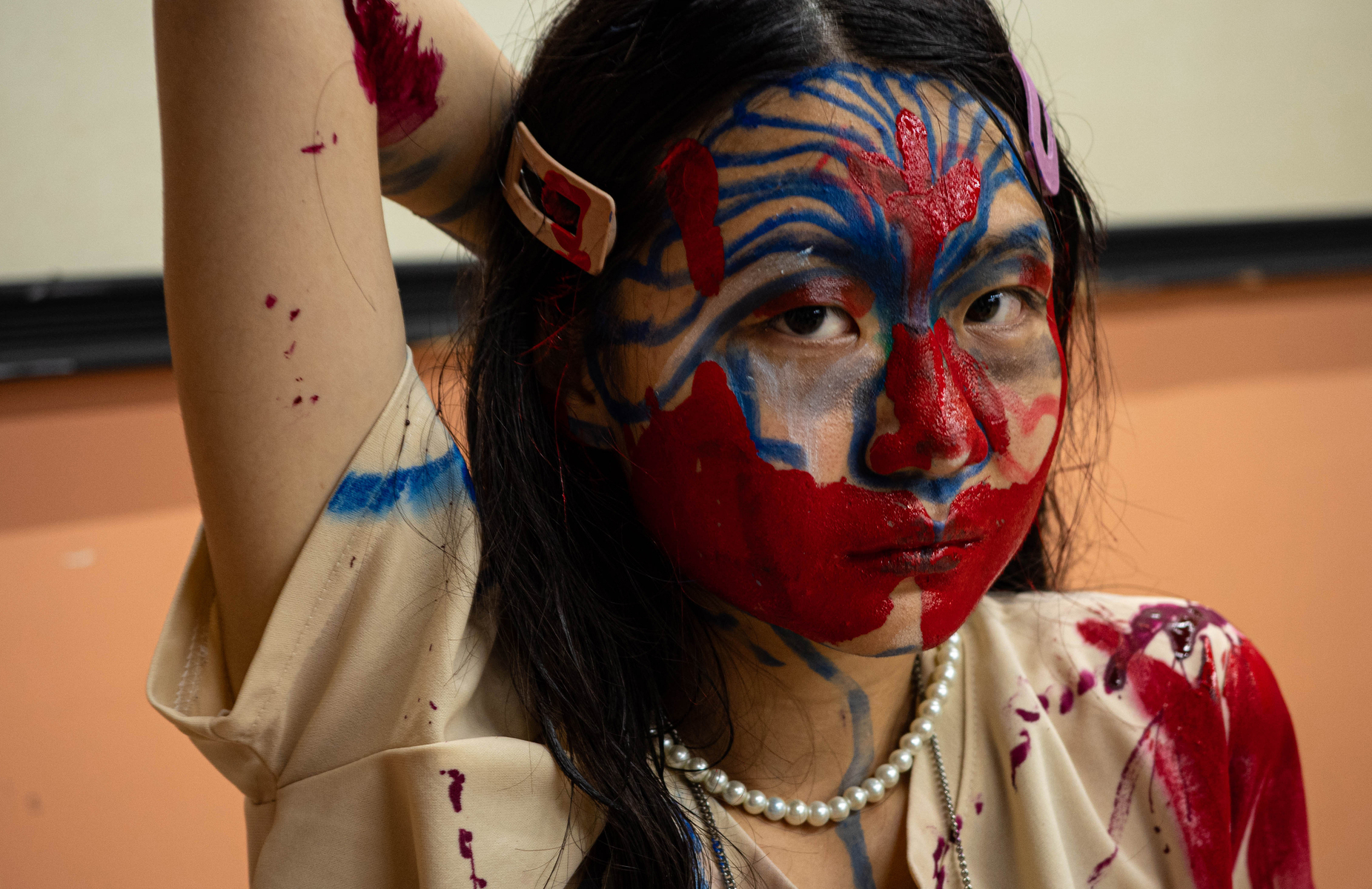 Beyond the stage: students explore performance in the zoo and on the edge