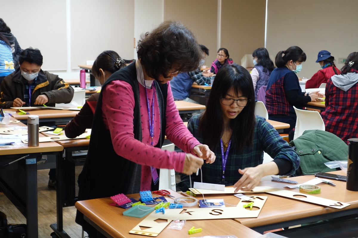 female scientists camp NSYSU