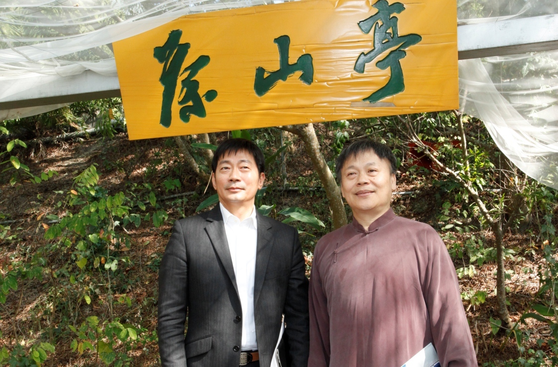 簡主任（右）與金院長圖片