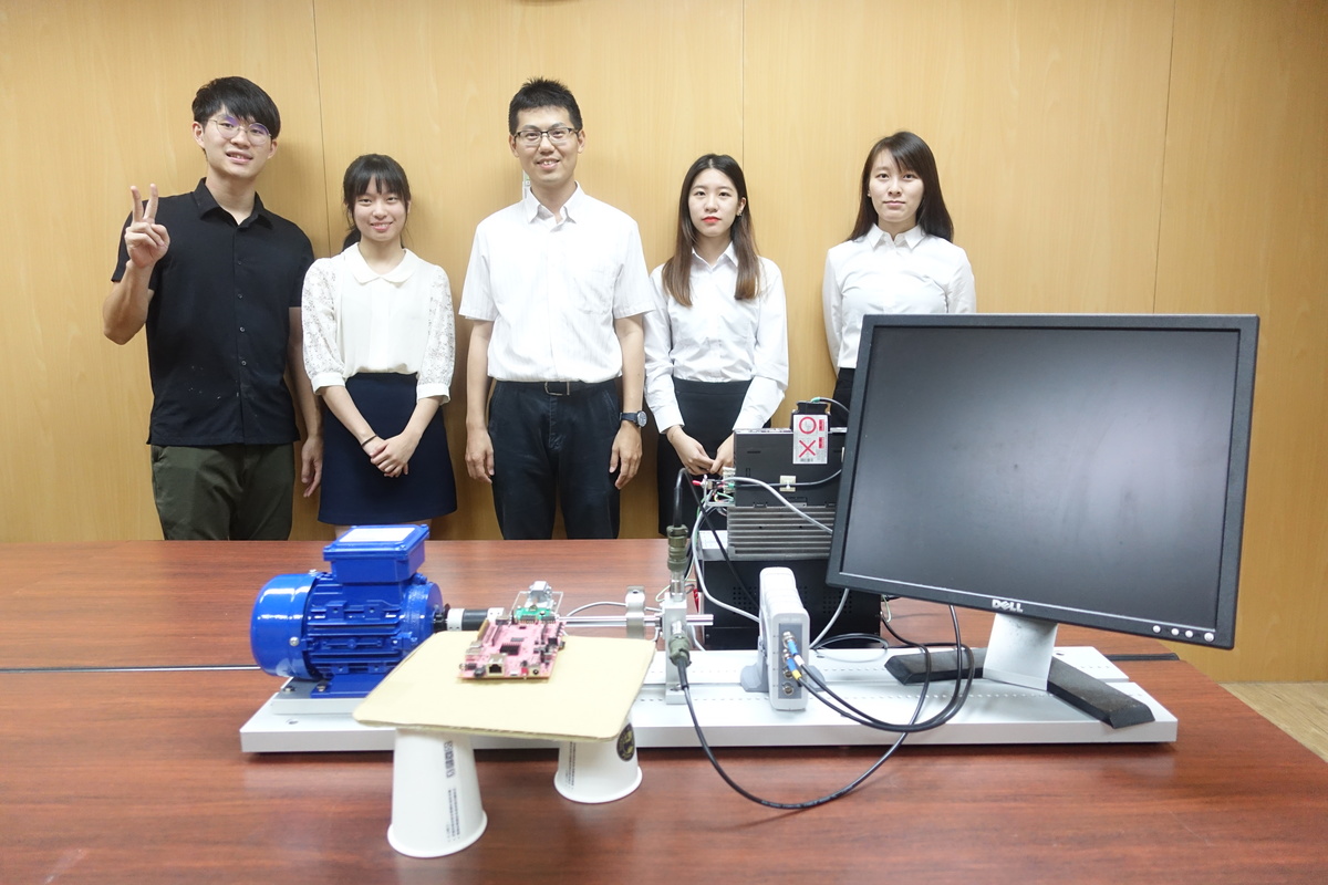 The result detected by the diagnostic platform is exported to the software for data conversion. / photo provided by Assistant Professor Kun-Chih ChenImage