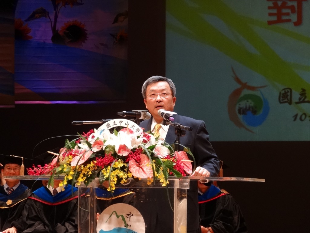 校友總會榮譽理事長謝進南圖片