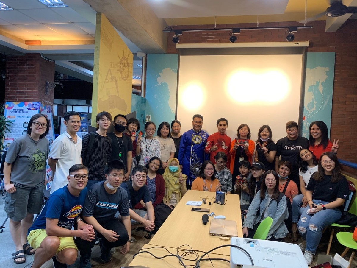 Group photo of the event participantsImage